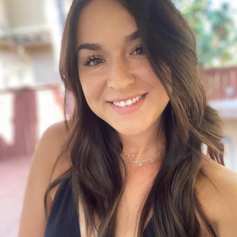 Meet your Posher, Dalia